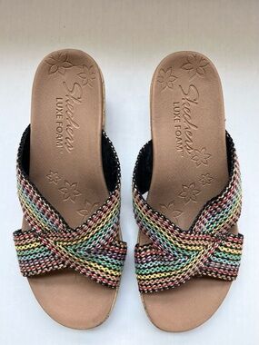 Sketchers Cork Wedge Multicolored Textile Upper Cross Strap Sandals. Size 8